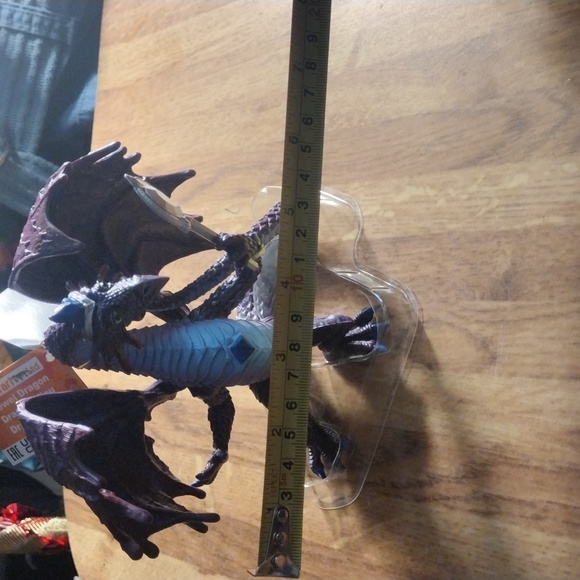 Bin15NWT Jewel Dragon Display - Picture 4 of 5